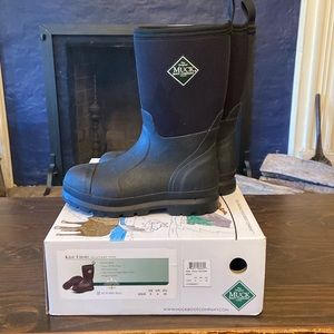 Boys Muck Chore Boots Sz 5-Black